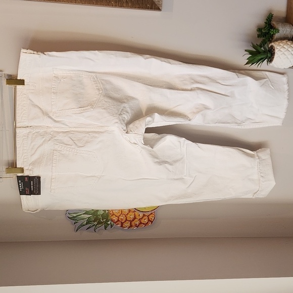 Torrid - Mom Straight Vintage Stretch High-Rise Jean in Optic White - Picture 5 of 13